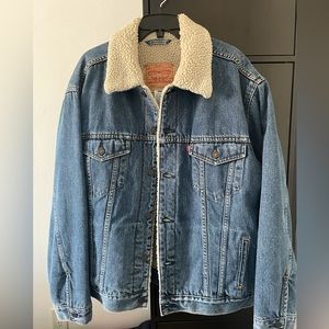 Men’s Levi’s Denim jacket with faux sheep fur